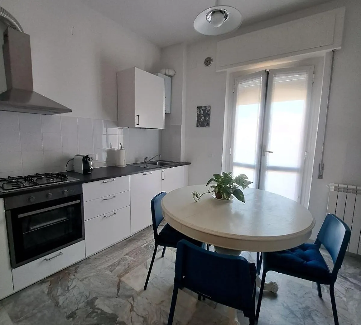 Marisa'S Apartment Αλμπένγκα